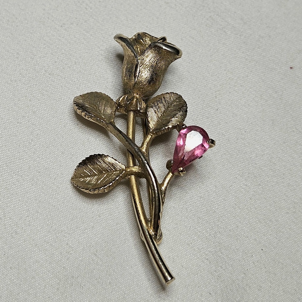 Avon Vintage Rose Brooch Women Gold Tone Pink Rhinestone Teardrop Floral Pin